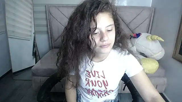 Velvet Moon V online show from September 17, 1:13 pm