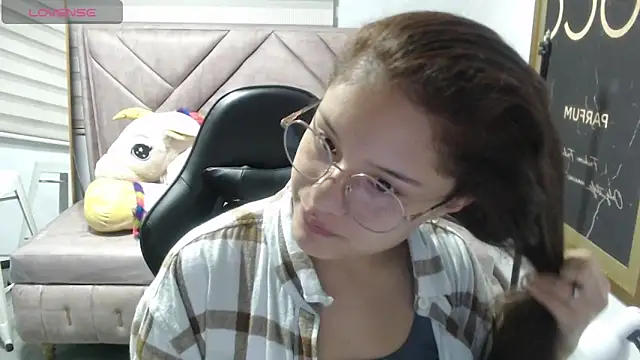 Velvet Moon V online show from December 5, 1:09 pm