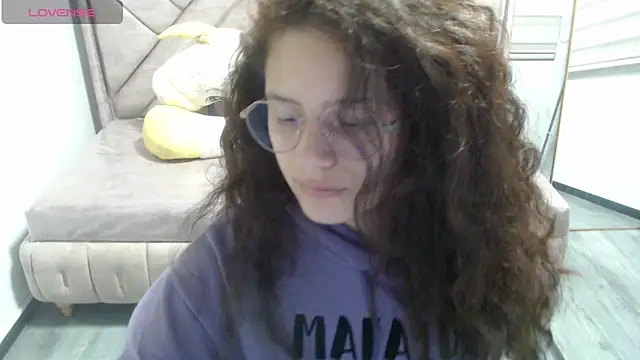 Velvet Moon V online show from January 8, 1:13 pm