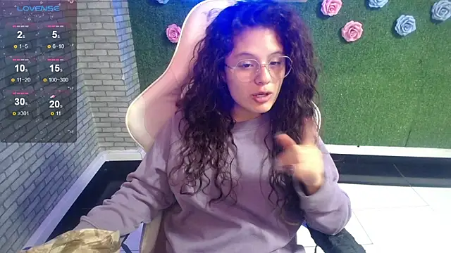 Velvet Moon V online show from February 7, 1:15 pm