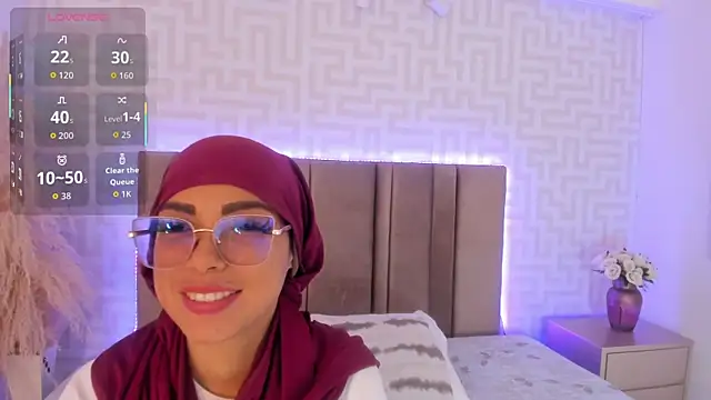 Snapshot of naishaa_ chatting on July 9, 6:34 pm naishaa online show from July 9, 6:34 pm