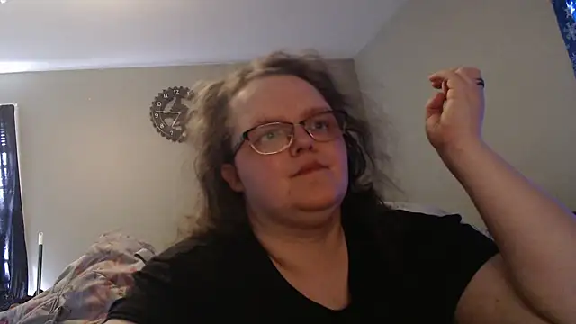 Snapshot of TheMistyPrice chatting on February 19, 8:16 pm TheMistyPrice online show from February 19, 8:16 pm