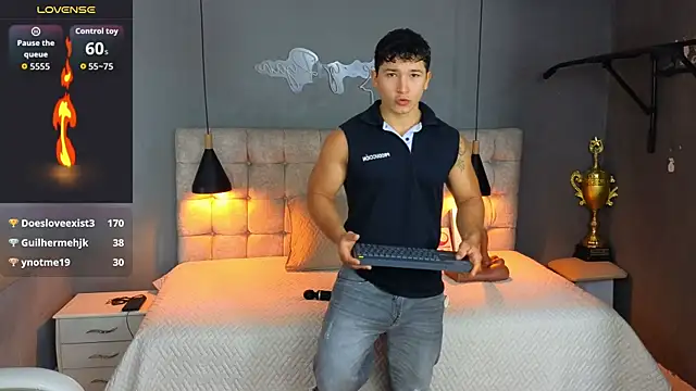 Snapshot of Horny_nick18 chatting on October 2, 12:23 pm Horny nick18 online show from October 2, 12:23 pm