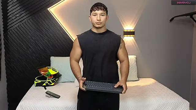 Horny nick18 online show from February 21, 1:01 pm