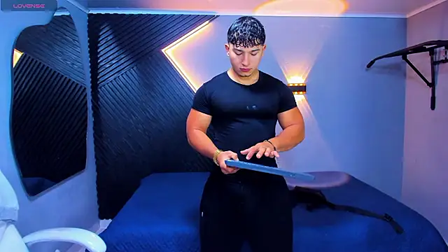 Horny nick18 online show from March 11, 11:05 am