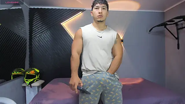 Horny nick18 online show from April 16, 12:06 pm