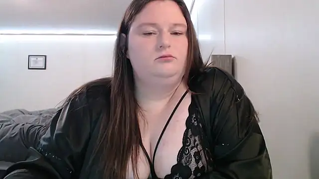 Snapshot of ScarlettRose129 chatting on October 26, 4:29 am ScarlettRose129 online show from October 26, 4:29 am