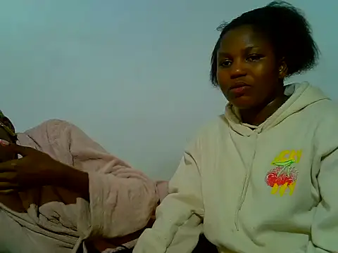 SweetHoney21  online show from May 22, 9:31 pm