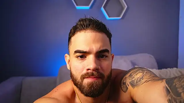 Snapshot of Paul_Phoenix chatting on February 11, 9:20 pm Paul Phoenix online show from February 11, 9:20 pm