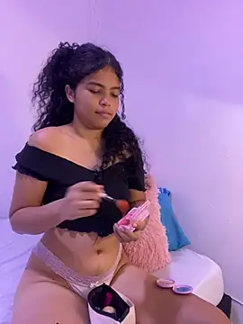 Snapshot of ms_ivanna chatting on July 16, 9:10 pm ms ivanna online show from July 16, 9:10 pm