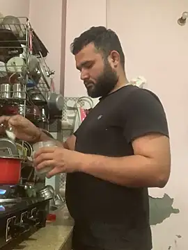 amitsharma7868 online show from April 17, 2:25 am