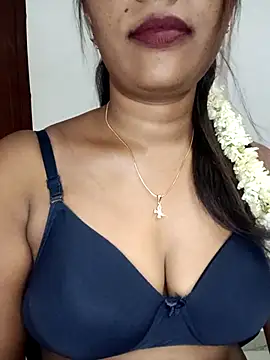 Snapshot of Tamil_kavinila chatting on April 28, 6:07 am Tamil kavinila online show from April 28, 6:07 am