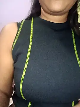 Snapshot of Tamil_kavinila chatting on May 1, 5:28 pm Tamil kavinila online show from May 1, 5:28 pm
