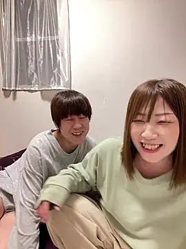 Snapshot of h415a812 chatting on October 11, 1:09 pm h415a812 online show from October 11, 1:09 pm