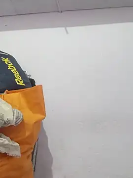 Snapshot of poojam93 chatting on October 29, 2:14 am poojam93 online show from October 29, 2:14 am