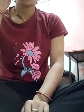 Snapshot of poojam93 chatting on February 11, 12:26 am poojam93 online show from February 11, 12:26 am