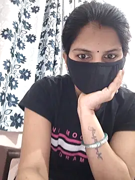 Snapshot of poojam93 chatting on April 3, 2:31 am poojam93 online show from April 3, 2:31 am