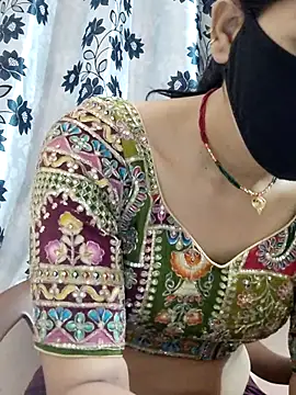 Snapshot of poojam93 chatting on April 9, 1:49 am poojam93 online show from April 9, 1:49 am