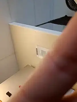 sarahkat86 online show from December 3, 6:50 pm