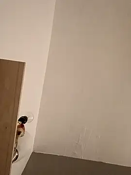 sarahkat86 online show from February 14, 11:12 pm