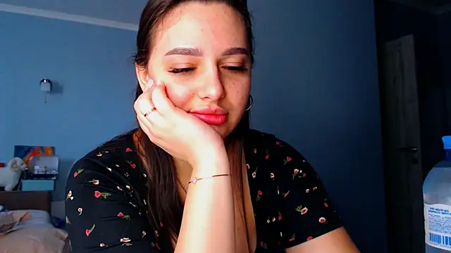 Snapshot of NikiWhite chatting on October 18, 9:43 am NikiWhite online show from October 18, 9:43 am