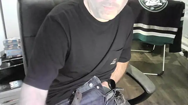 Snapshot of Chrisprngr chatting on October 12, 8:52 pm Chrisprngr online show from October 12, 8:52 pm