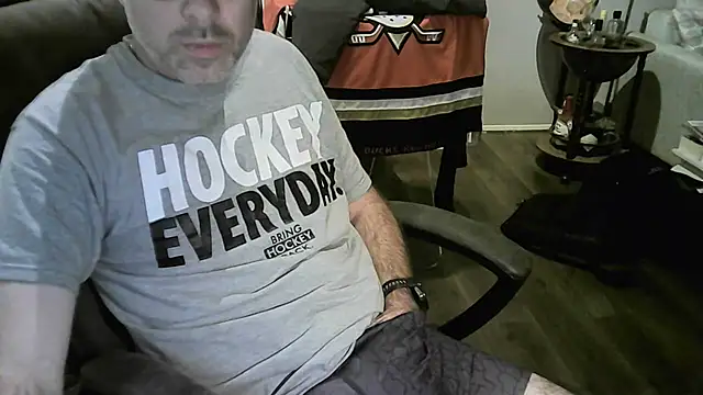 Snapshot of Chrisprngr chatting on October 24, 9:06 am Chrisprngr online show from October 24, 9:06 am