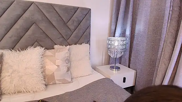 sara owens7 online show from April 12, 1:43 am