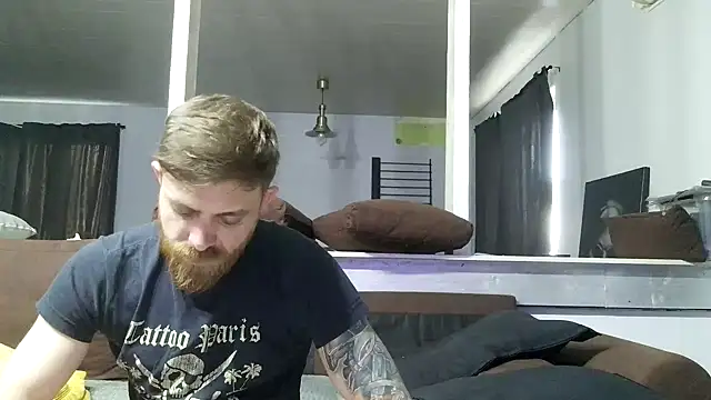 Snapshot of Bikerhot883hd chatting on April 15, 4:14 pm Bikerhot883hd online show from April 15, 4:14 pm