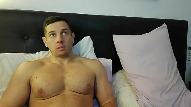 luca23millo90 online show from May 5, 3:58 am
