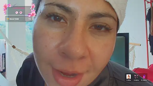 samanthahut1 online show from February 19, 7:10 pm