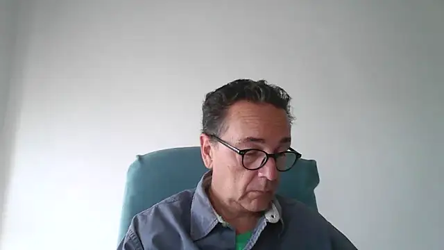 Snapshot of KeepCoolForever chatting on October 20, 8:59 am KeepCoolForever online show from October 20, 8:59 am