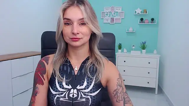 LilFleurish online show from October 30, 5:20 am