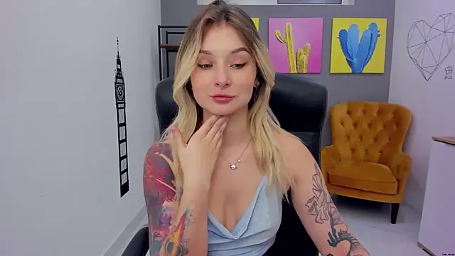 LilFleurish online show from March 30, 4:24 am