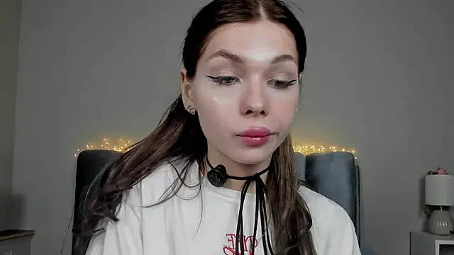 Snapshot of Blondy_Fina chatting on July 7, 4:37 am Blondy Fina online show from July 7, 4:37 am