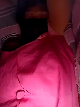 Snapshot of soni_yhakur chatting on October 8, 7:44 pm soni yhakur online show from October 8, 7:44 pm