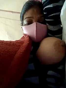 Snapshot of soni_yhakur chatting on January 13, 12:16 am soni yhakur online show from January 13, 12:16 am