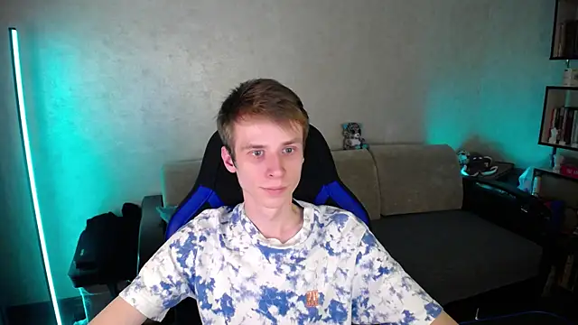Snapshot of yes_cute_boy_ chatting on July 9, 1:59 pm yes cute boy online show from July 9, 1:59 pm