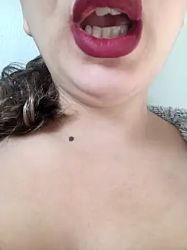 LINA-DALOUA online show from November 28, 3:04 pm