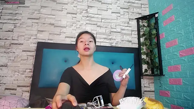 Snapshot of maily_can chatting on September 17, 12:29 pm maily can online show from September 17, 12:29 pm