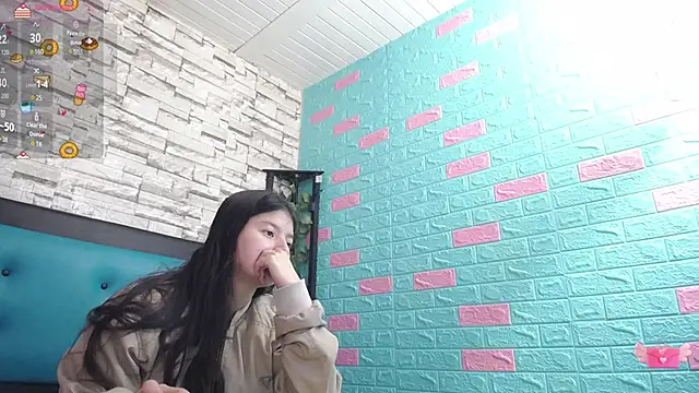 Snapshot of maily_can chatting on October 6, 12:35 pm maily can online show from October 6, 12:35 pm