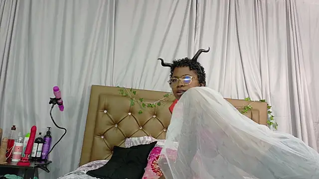 didoelizabeth online show from December 16, 1:27 pm