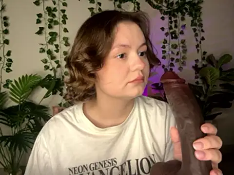 MoonIvy  online show from January 18, 6:23 pm