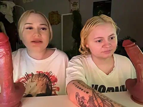 MoonIvy  online show from February 21, 5:25 pm