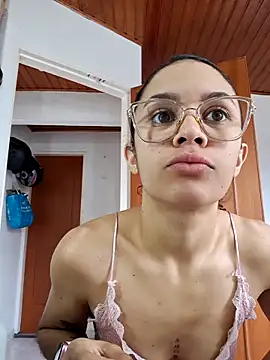 Snapshot of Britany_Sweety chatting on November 11, 4:29 pm Britany Sweety online show from November 11, 4:29 pm