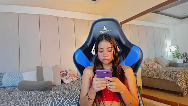 mia rousse25 online show from December 19, 3:41 pm