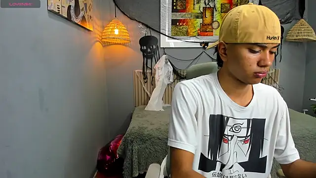 Snapshot of markbowie chatting on November 1, 3:25 pm markbowie online show from November 1, 3:25 pm