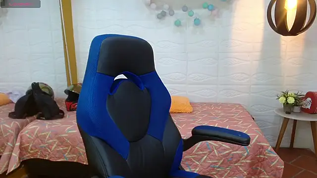 Snapshot of markbowie chatting on November 15, 8:38 pm markbowie online show from November 15, 8:38 pm