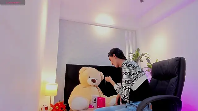 lily cash1 online show from November 22, 5:12 pm