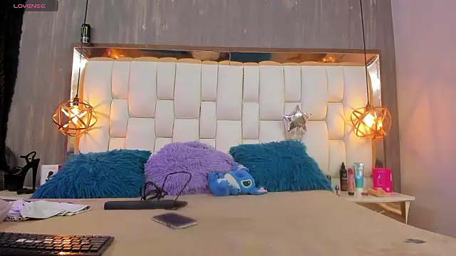 Foxxy Doll online show from March 23, 2:43 pm